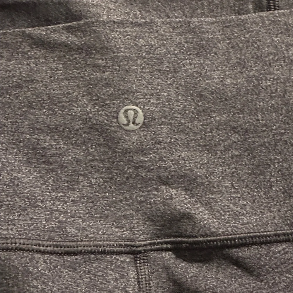 Women’s lululemon gray cropped leggings